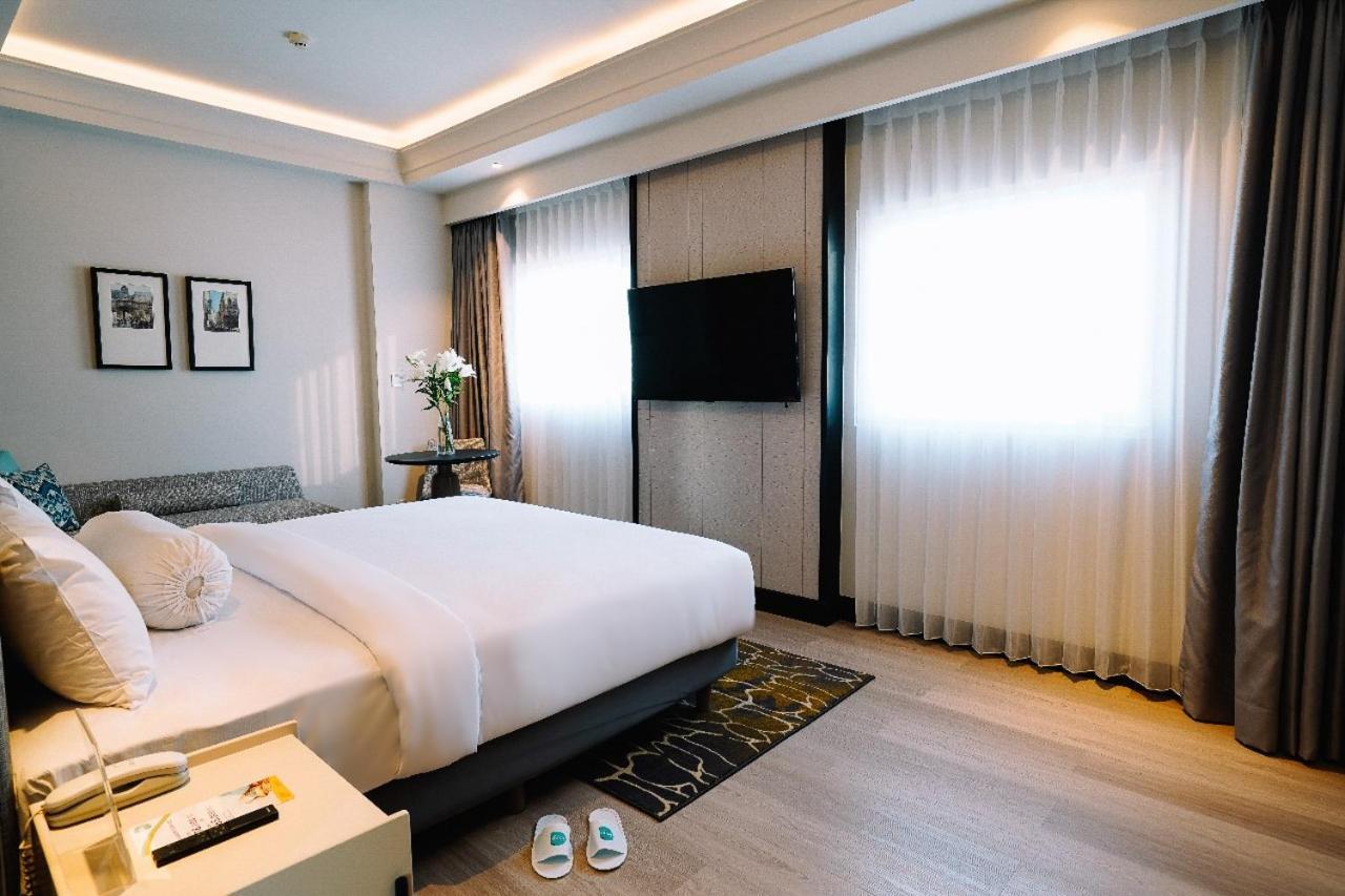 Deka Hotel Surabaya Hr Muhammad Room photo