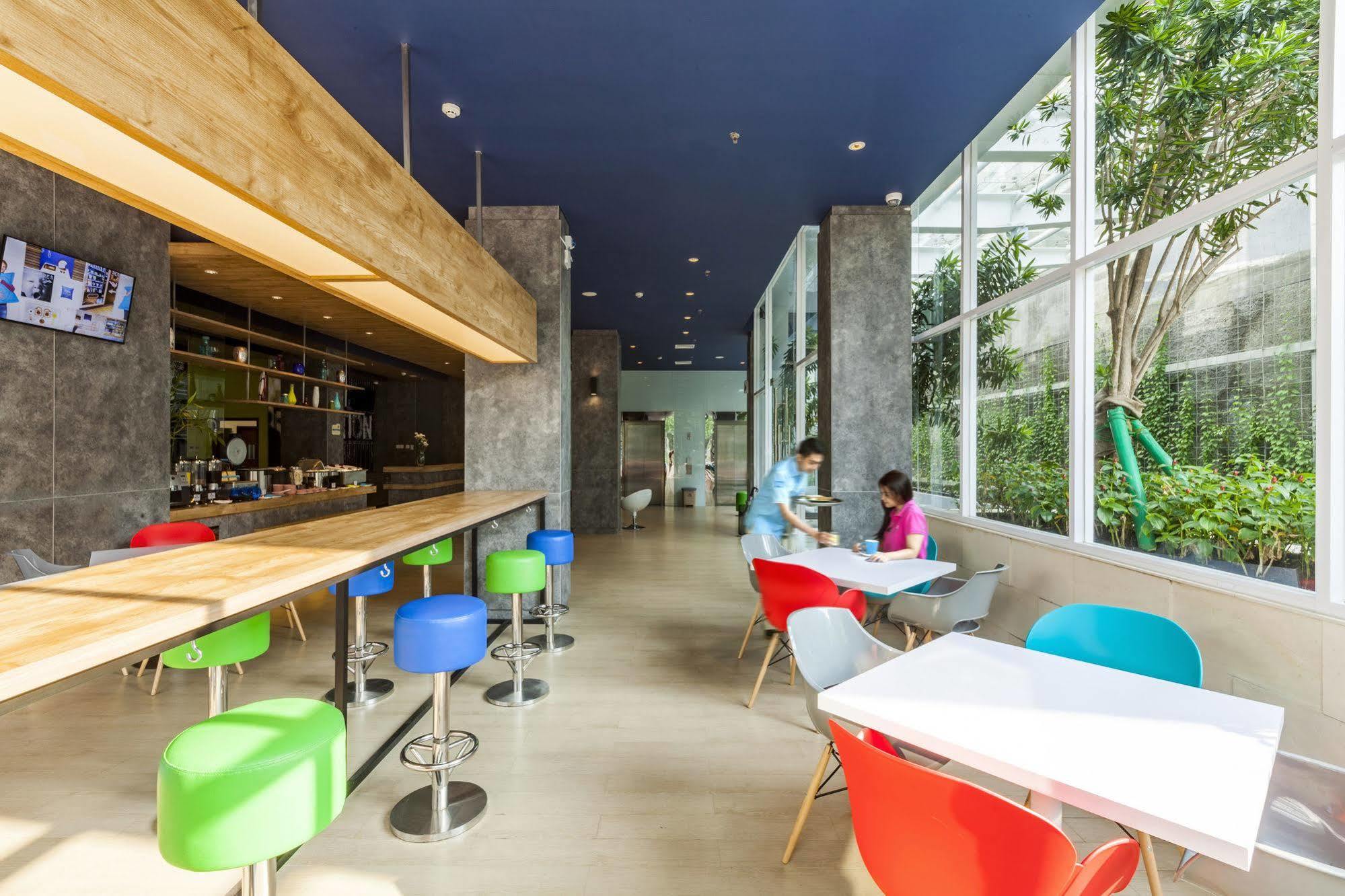Deka Hotel Surabaya Hr Muhammad Exterior photo