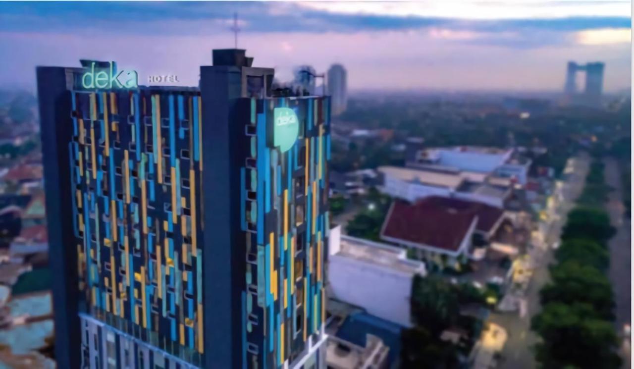 Deka Hotel Surabaya Hr Muhammad Exterior photo