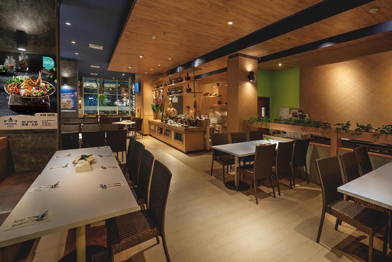 Deka Hotel Surabaya Hr Muhammad Exterior photo